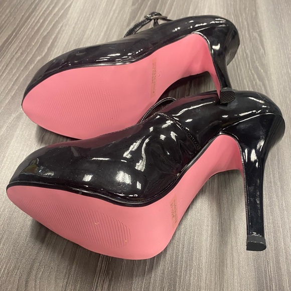 The Highest Heel black patent leather Mary Jane pumps size 9 - Picture 3 of 16